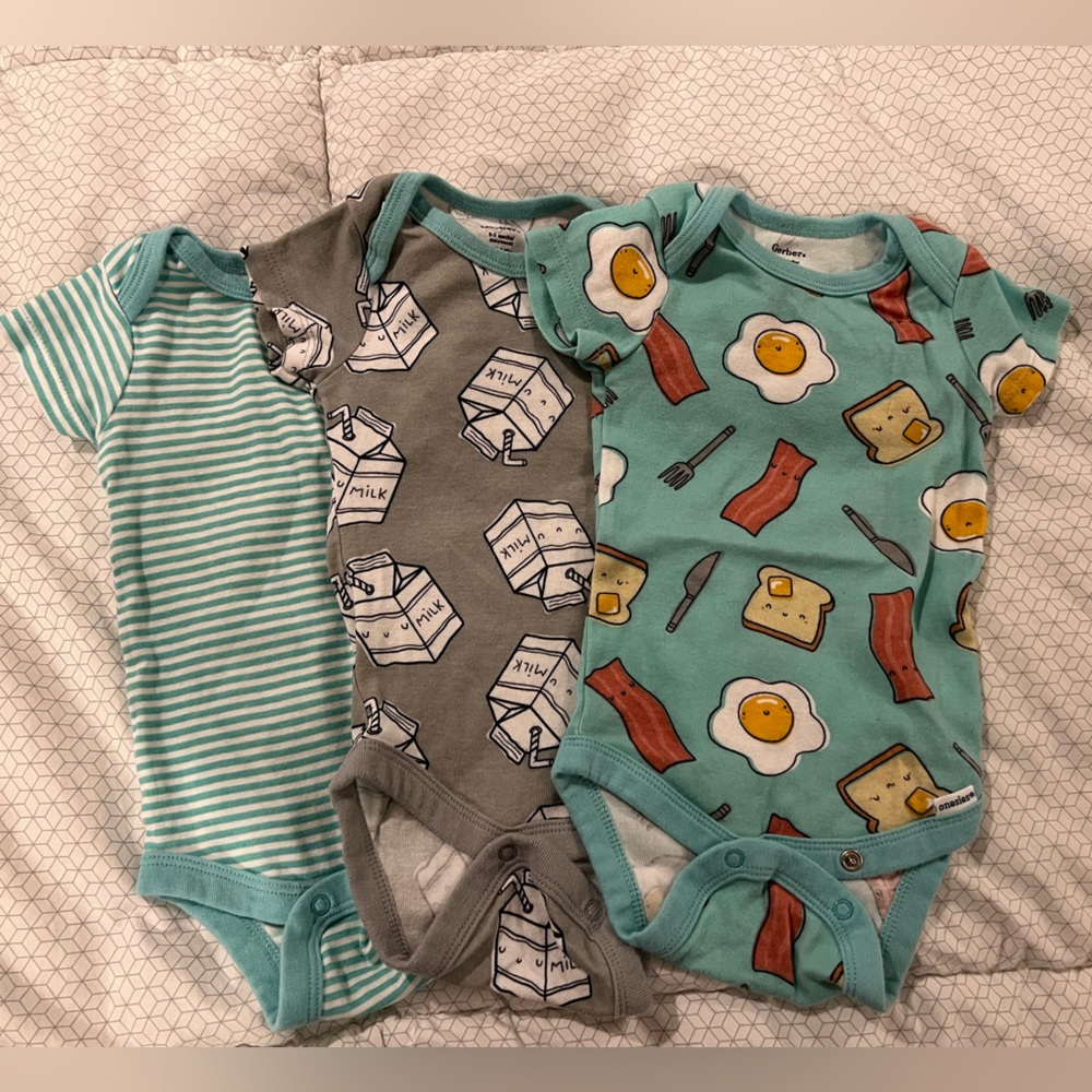 Lot of 3 onesies! Gender neutral
